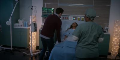 - Iris.
- Hey. - The Flash