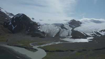 Ironically, the Turnback
Glacier is no longer an
insurmountable barrier. - Shackleton: The Greatest Story of Survival