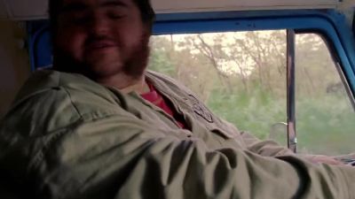 - Is that a bomb?
- Try not to move. - Lost