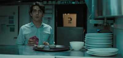 - Is it a delivery?
- Doesn't look like one... - The Shiny Shrimps