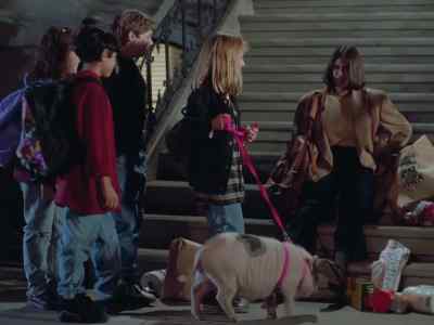 Is that a pig? - Lois & Clark: The New Adventures of Superman