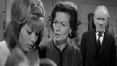 - Is she all right?
- I think so. - Paranoiac