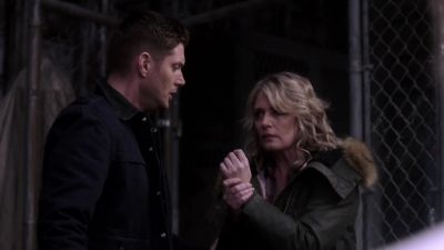 Is she all right?
She's good. - Supernatural