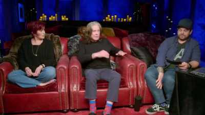 - Is it an octopus?
- [Ozzy] What the [bleep]. - The Osbournes Want to Believe