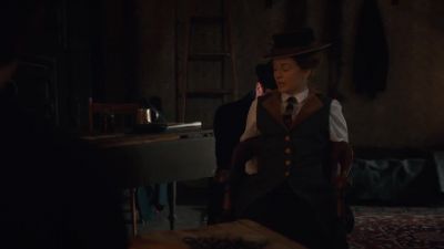-Is anna safe?
-Hello to you, too! - Murdoch Mysteries