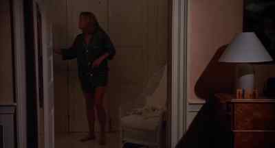-Is she asleep?
-Like an angel. - Undercover Blues
