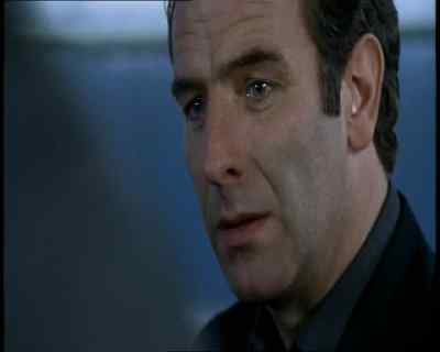 - Is she dead?
- No. - Wire in the Blood