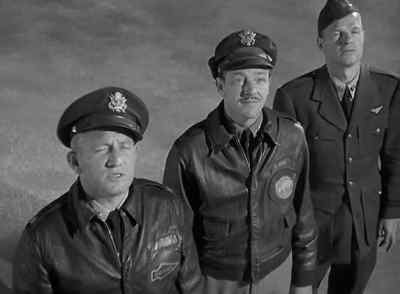 - Is everything okay on your ship?
- Why, yes, sir, yes, sir. - Thirty Seconds Over Tokyo