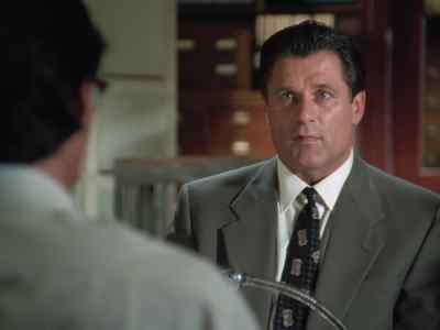 Is he from this Earth? - Lois & Clark: The New Adventures of Superman
