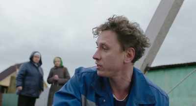 - Is she going to be fine?
- Stop asking that! Get here! - Arrhythmia