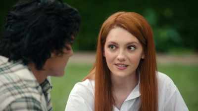 Is he going to kiss me? - Geek Girl