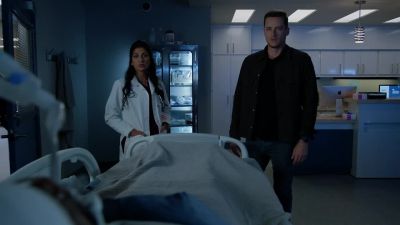 - Is he gonna make it? - Chicago P.D.