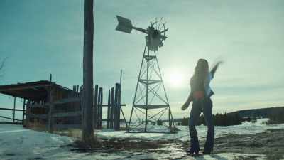 Is that her? Oh, hey,
girl. Just thought I'd... - Wynonna Earp: Vengeance