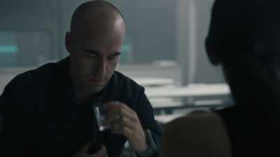 - Is it hot in here?
- Have more water. - The Ark