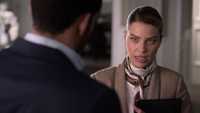 - Is that how your face gets...
- Yes. - Lucifer