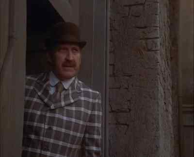 - Is he in?
- Upstairs. - Sherlock Holmes in New York