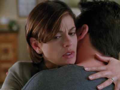 Is that lipstick? - Lois & Clark: The New Adventures of Superman