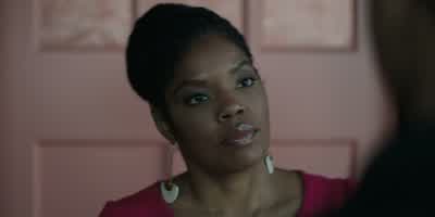 Is Lynae home? - The Chi