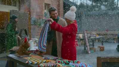 Is it me, - Designing Christmas with You