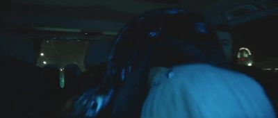 - Is it me that smells? - I don't know. - Leave the World Behind