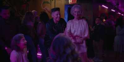 - this is Miranda.
- Oh, hello. Mucho gusto. - And Just Like That…