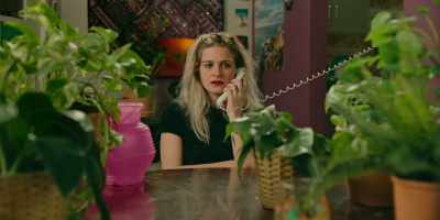 - Is your mom okay?
- She's fine. - The Queen of My Dreams