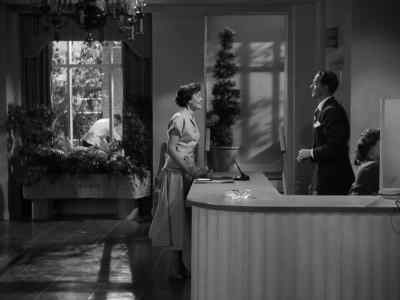 - Is Mr. Korvo in?
- Mrs. Sutton? - Whirlpool
