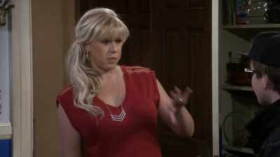 Is this new smell cloud and look
Lola-related? - Fuller House