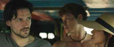 - Is she okay?
- Yeah, she's fine. - Into the Deep