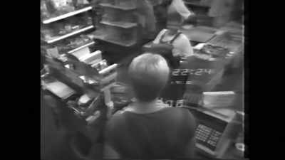 - Is that really the bus?
- Yes. There's a guy with a gun. - Gladbeck: The Hostage Crisis