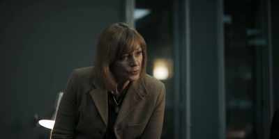 -Is this recording even legal?
-David, is it true? - Bodyguard