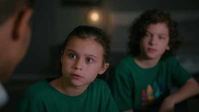 - Is somebody hurt?
- Yes. - Mr. Manhattan