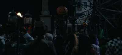 - Is somebody trippin'?
- That is weird. - The Curse of Bridge Hollow