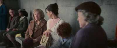 - Is that someone dying?
- It's the water. - The Miracle Club