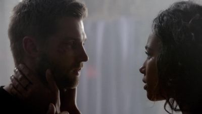 - Is something wrong?
- No. No, hey. - Under the Dome
