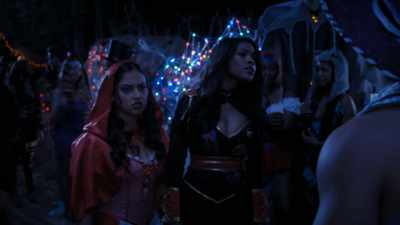 - Is she stable? What was that?
- She has issues. - Boo 2! A Madea Halloween