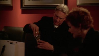 Is that steak au poivre? - NCIS