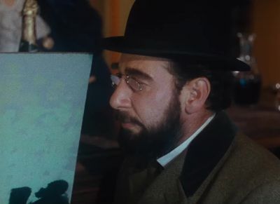 Is that supposed to be me It couldn't be Her linen is clean - Moulin Rouge