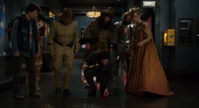 Is that Octavius's cape? - Night at the Museum: Secret of the Tomb