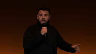 Is this the American citizenship office?" - Mo Amer: The Vagabond