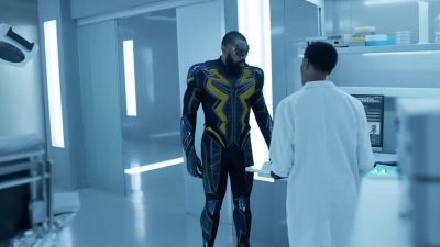 - Is that the anti-booster?
- Yeah. - Black Lightning