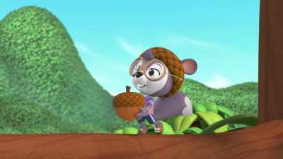 ♪ Is this the biggest
acorn ever? ♪ - Top Wing