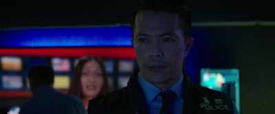 - Is this the man you saw?
- That's him. Who is he? - Skyscraper