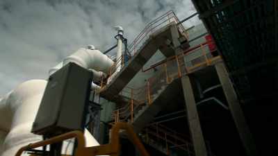 Is the rig hiding a secret and
is there any connection - Jurassic Shark 2: Aquapocalypse