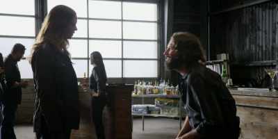 - Is it the wife?
- Geraldine. - Walker
