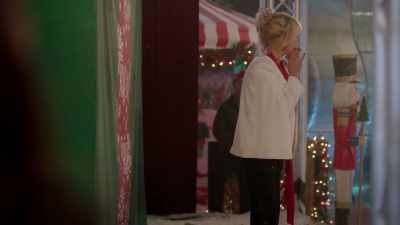 Is there a Ms. Avery Peters
somewhere in the audience? - Ms. Christmas Comes to Town