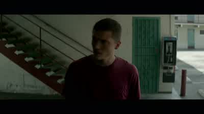 - Is there a pharmacy around here? - The Neon Demon