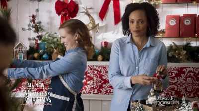 Is there anything more romantic
than a decorated Christmas tree? - Holiday for Heroes