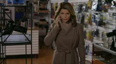 IS THIS
JENNIFER SHANNON, HANNAH'S MOM? - Garage Sale Mysteries: Picture a Murder