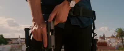 Is this thatching in here? - Knight and Day